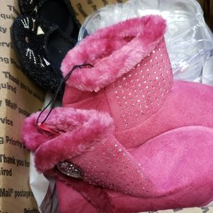 Girls Shoe Bundle w/Free Gift